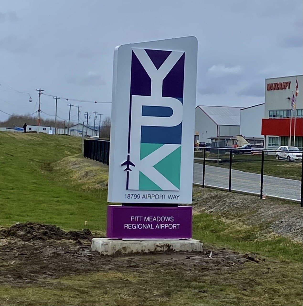 YPL-airport-monument-signage YPL-airport-monument-signage